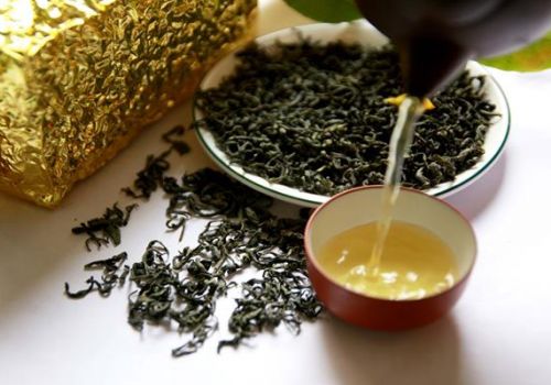 Việt Nam có 3 loại trà đắt bậc nhất, trong đó có loại ướp bằng 'quốc hoa'